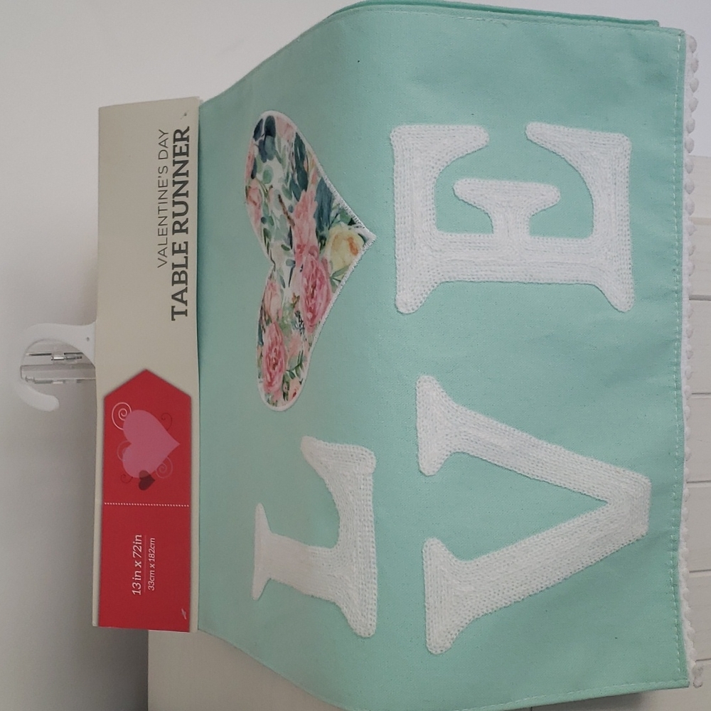 L♡VE  Table Runner, New in packaging.